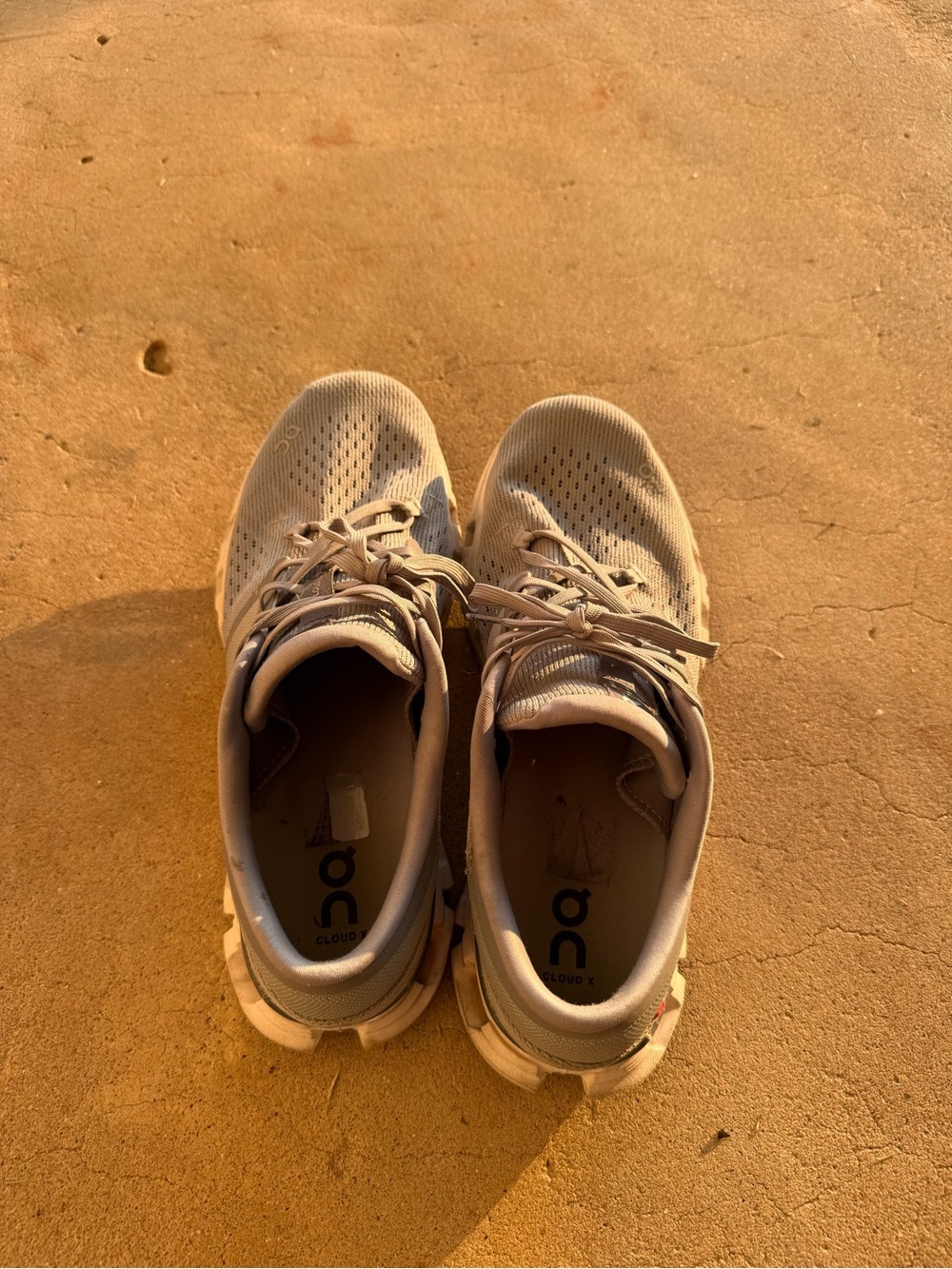 On Running Cloud X Light Gray